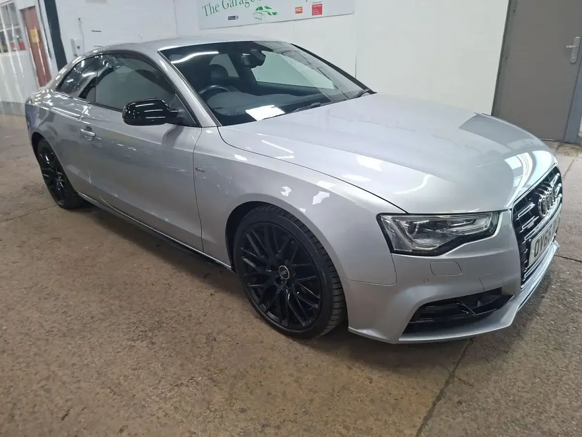 Begagnad Audi A5 Advanced 190 HK (139 kW) 2015 Silver Sportkupé