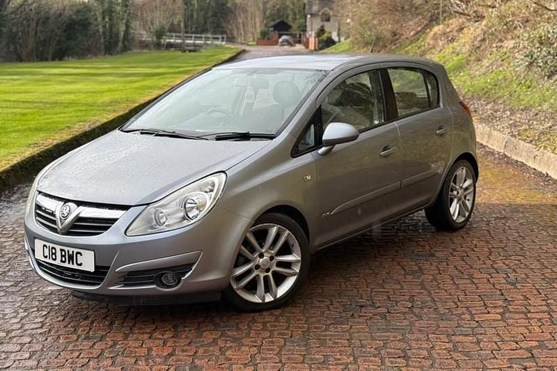 Used Vauxhall Corsa 90 HP (66 kW) 2007 Silver Hatchback
