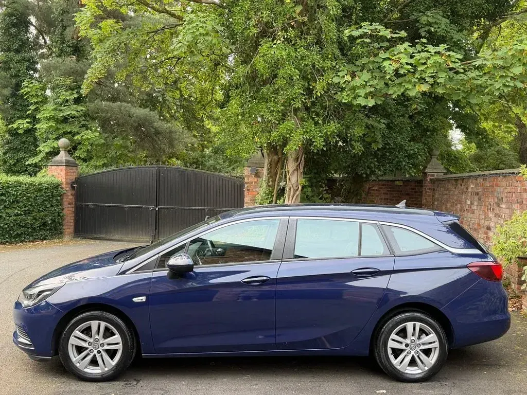 Used Vauxhall Astra S 150 HP (110 kW) 2016 Blue Estate