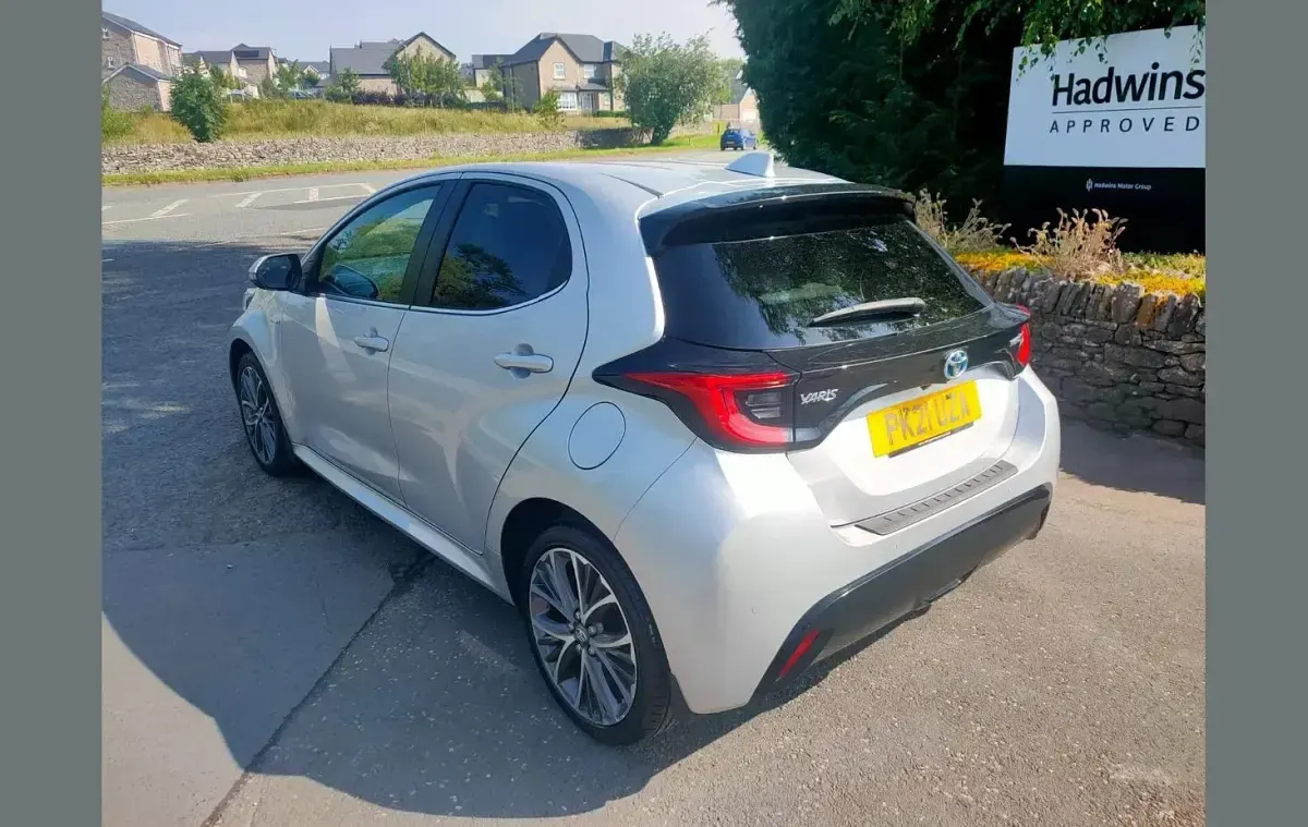 Used Toyota Yaris 113 HP (83 kW) 2021 Silver Hatchback