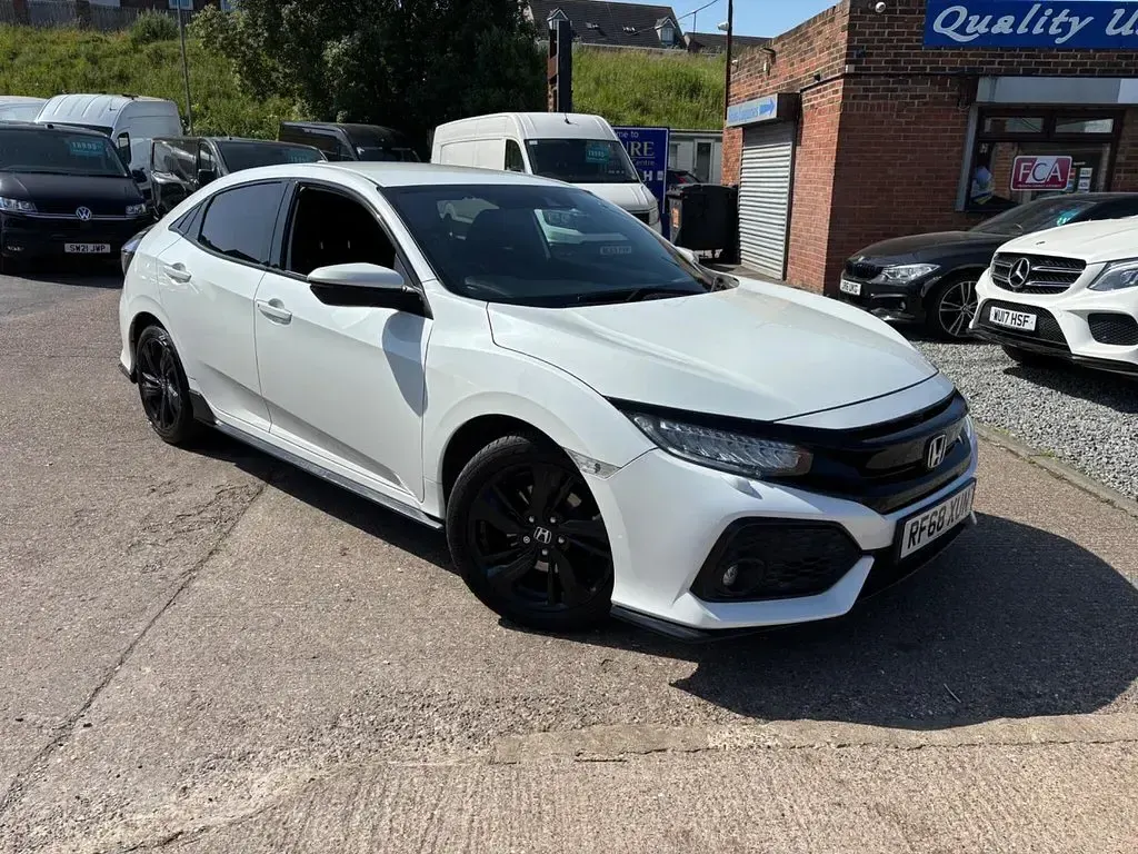 Used Honda Civic Sport 182 HP (133 kW) 2019 White Hatchback