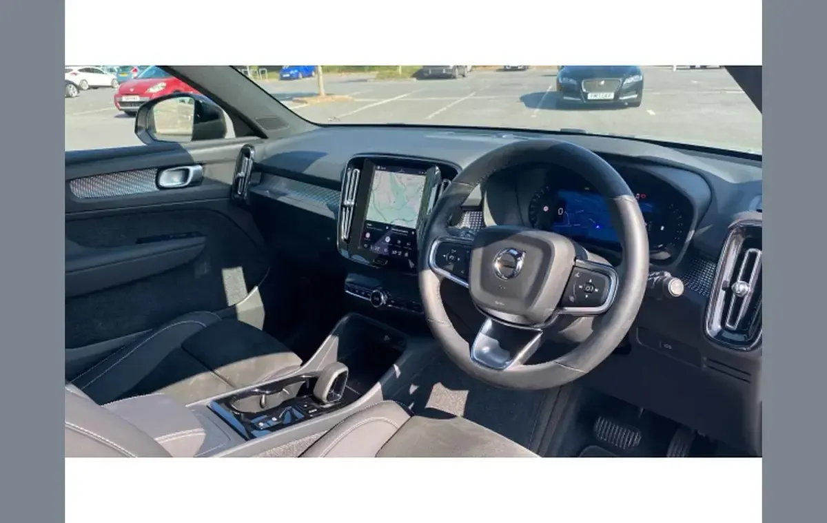 Used Volvo XC40 Plus 194 HP (142 kW) 2025 Grey SUV