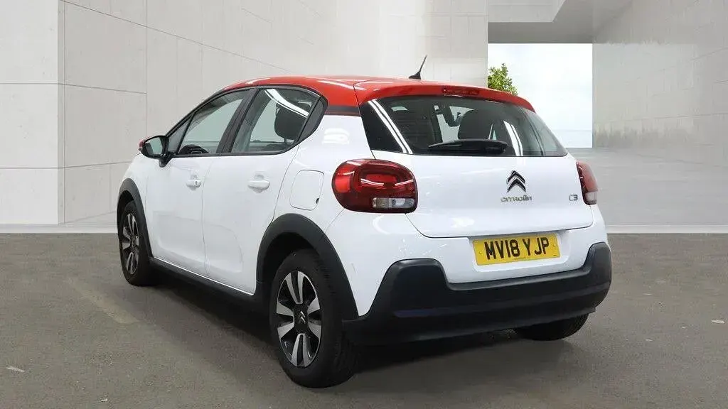 Used Citroën C3 Feel 80 HP (58 kW) 2018 White Hatchback