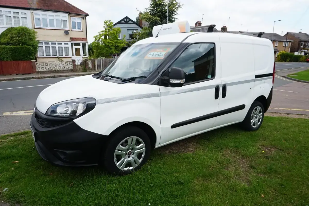 Used Fiat Doblò 95 HP (69 kW) 2018 White MPV
