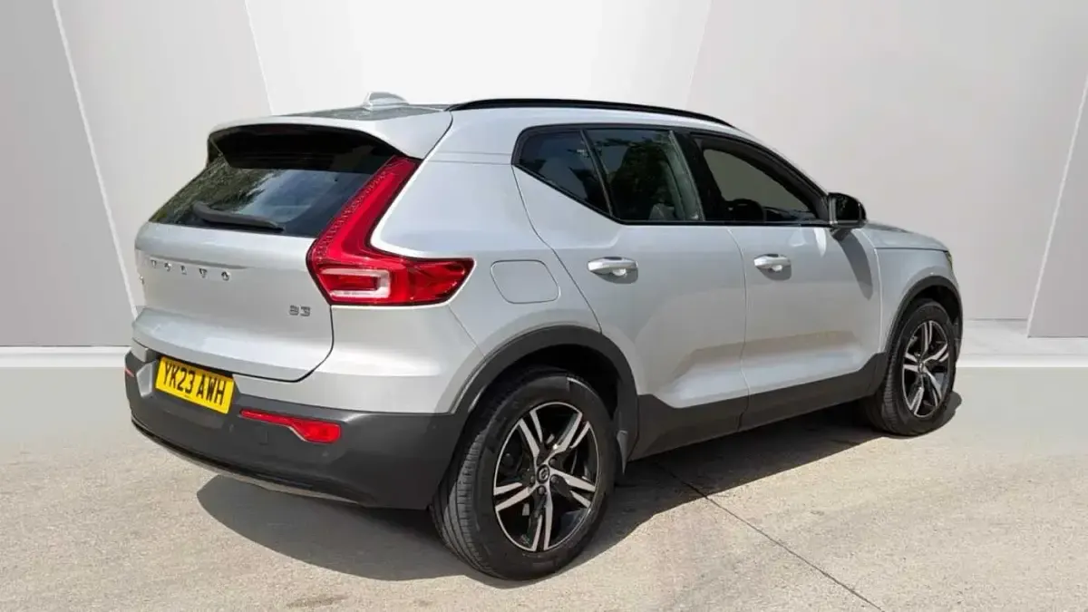 Used Volvo XC40 Plus 163 HP (119 kW) 2023 Silver SUV