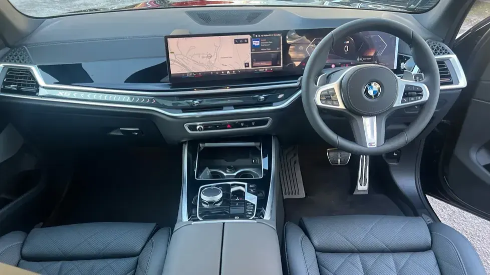 Usado BMW X5 M Sport 294 HP (216 kW) 2025 Preto SUV