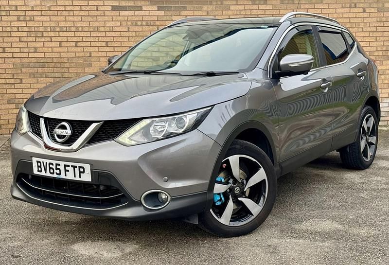 Grey Used 2015 Nissan Qashqai N-TEC SUV | £6,295 (Fair price) - Image 1/4