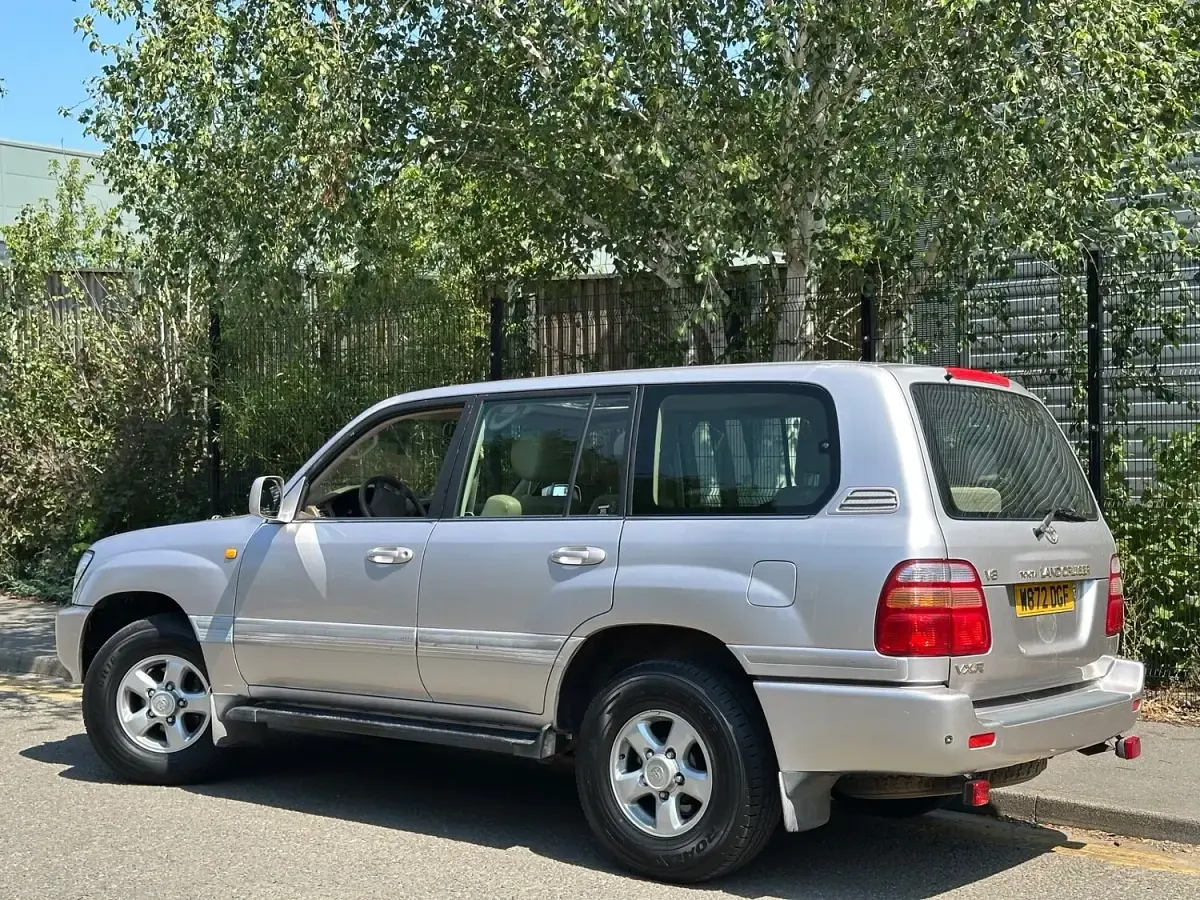 Used Toyota Land Cruiser Edition 2000 Silver SUV