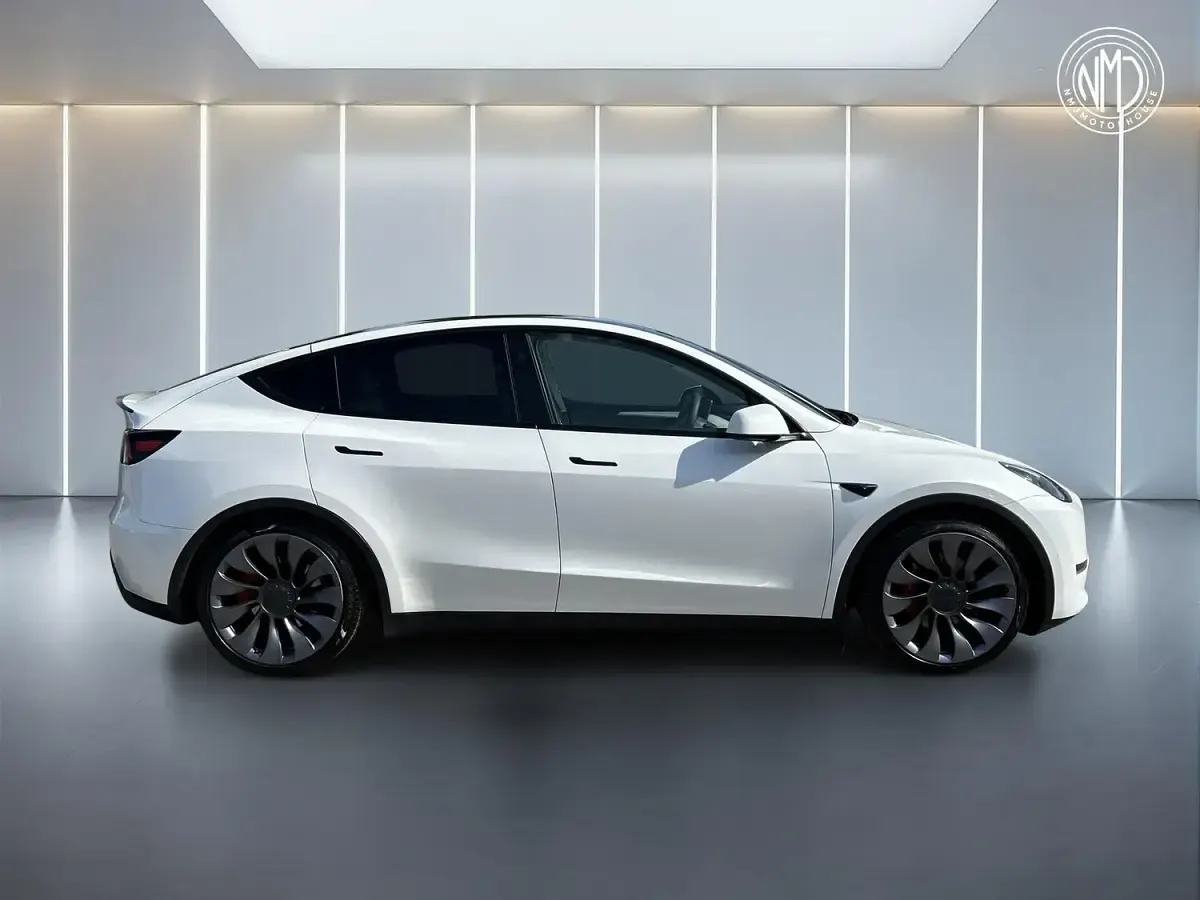 Used Tesla Model Y Performance 85 kW (116 HP) 2024 White SUV