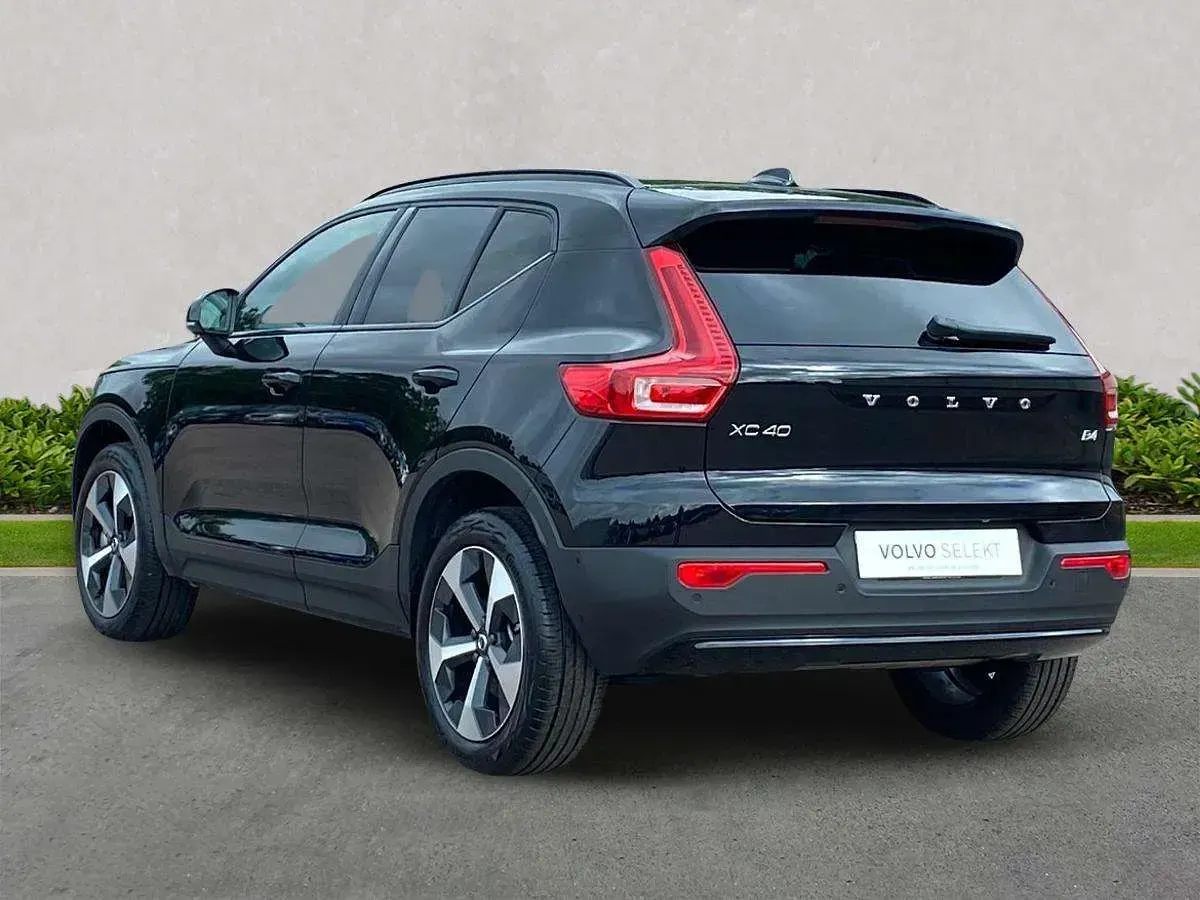 Used Volvo XC40 Plus 194 HP (142 kW) 2026 Black SUV