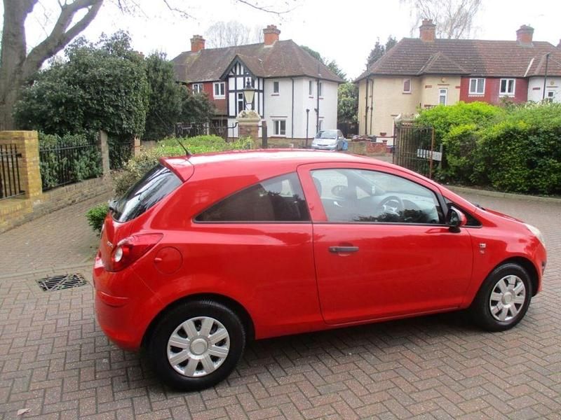 Used Vauxhall Corsa S 65 HP (47 kW) 2012 Red Hatchback
