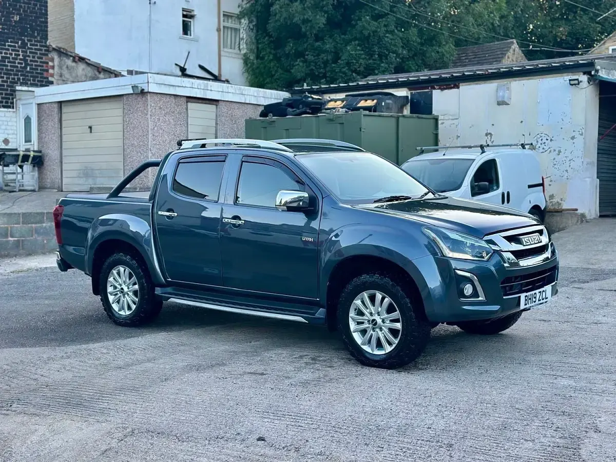 Used Isuzu D-Max 164 HP (120 kW) 2019 Grey Pickup