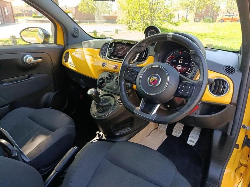 Used Abarth 595 143 HP (105 kW) 2018 Yellow Hatchback
