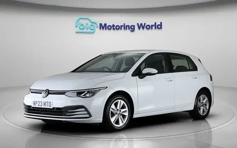 Used VW Golf VIII Life 150 HP (110 kW) 2023 White Hatchback