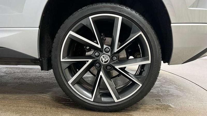 Used Skoda Karoq SportLine 150 HP (110 kW) 2023 Silver SUV