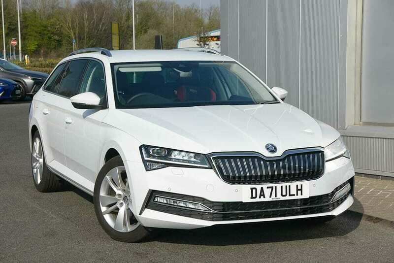 Used Skoda Superb SE 215 HP (158 kW) 2021 Moon white metallic Estate