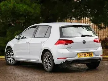 Used VW Golf VII SE 110 HP (80 kW) 2018 Silver Hatchback