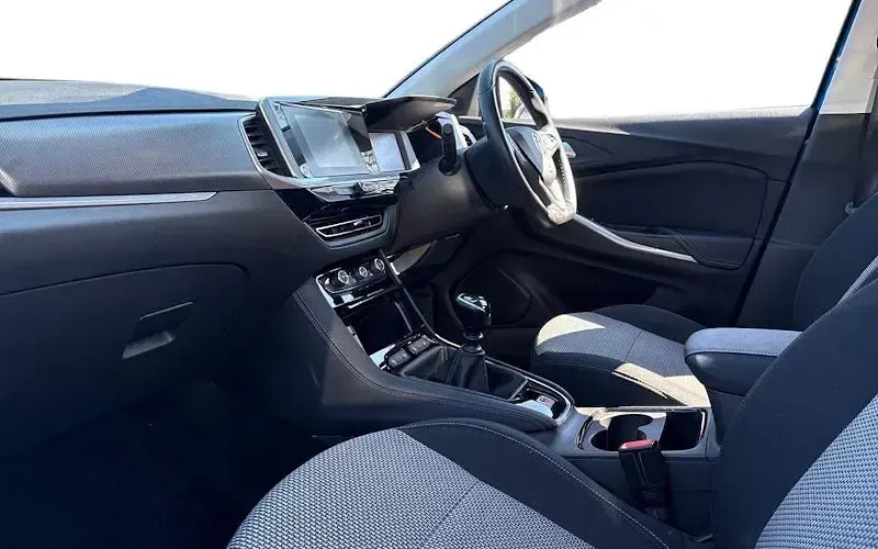 Used Vauxhall Grandland X Design Edition 131 HP (96 kW) 2022 Blue SUV