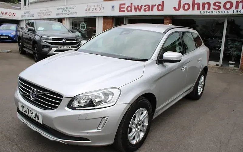 Used Volvo XC60 SE 190 HP (139 kW) 2017 SUV