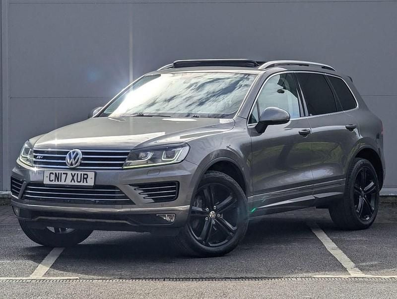 Usado VW Touareg R-line Plus 2017 Cinzento SUV