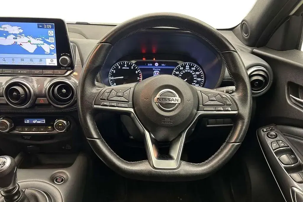 Used Nissan Juke N-Connecta 134 HP (98 kW) 2021 Silver SUV
