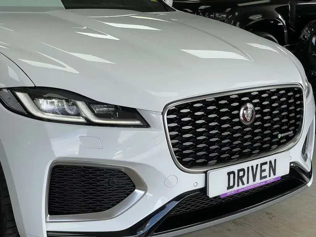 Used Jaguar F-Pace R-Dynamic 204 HP (150 kW) 2022 White SUV