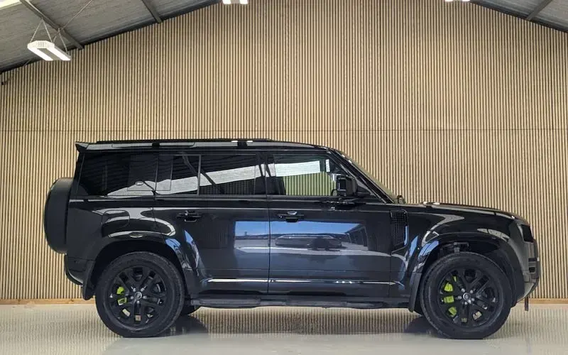 Used Land Rover Defender 400 HP (294 kW) 2021 Black SUV