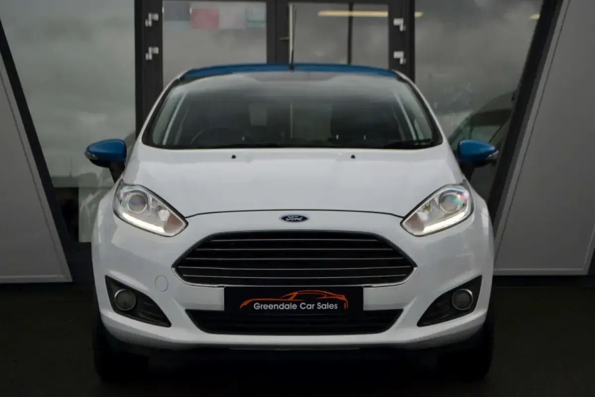Usado Ford Fiesta Zetec 82 HP (60 kW) 2017 Branco Citadino