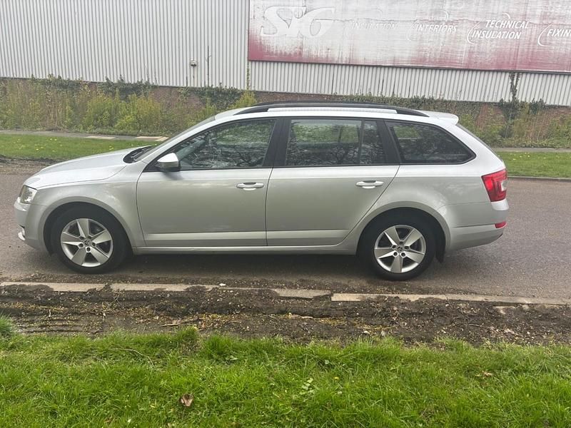 Used Skoda Octavia SE 2013 Silver Estate
