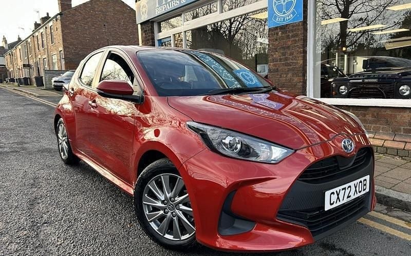 Used 2025 Toyota Yaris Hybrid Hatchback | £16,750 (Super price) - Image 1/4