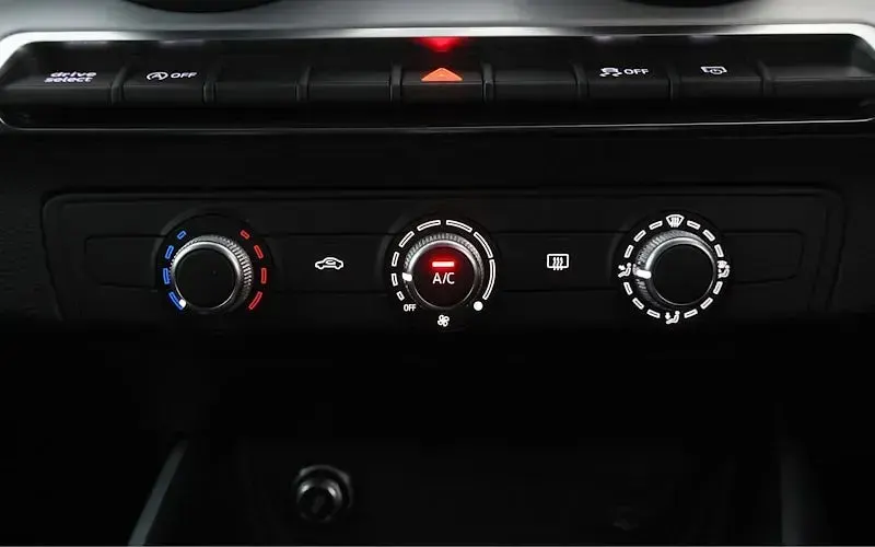 Used Audi Q2 S-Line 150 HP (110 kW) 2023 Black SUV