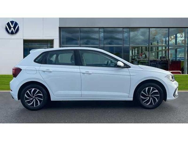 Used VW Polo Life 95 HP (69 kW) 2022 Pure white Hatchback