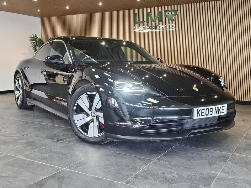Usado Porsche Taycan Performance Package 389 kW (530 HP) 2020 Preto Sedan