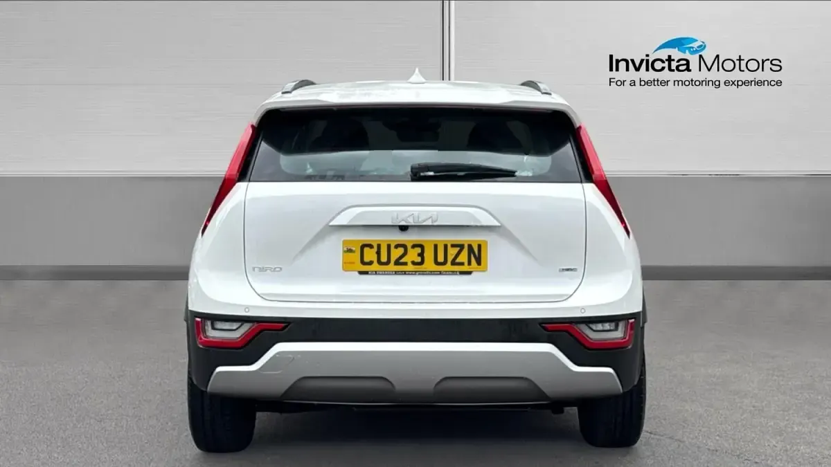 Gebraucht Kia Niro 139 PS (102 kW) 2023 Weiß SUV