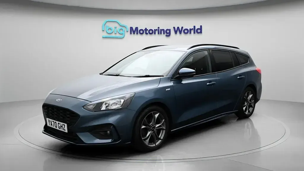 Used Ford Focus ST-Line 120 HP (88 kW) 2020 Blue Estate
