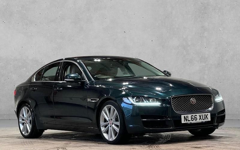Begagnad Jaguar XE Portfolio 179 HK (131 kW) 2019 Sedan