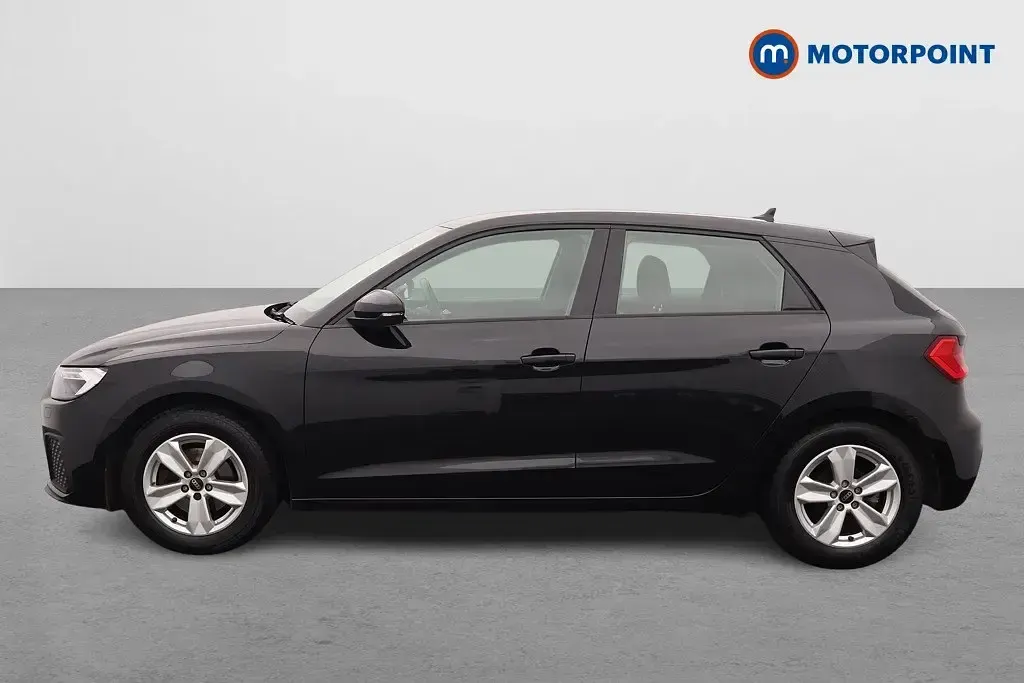 Begagnad Audi A1 2023 Svart SUV