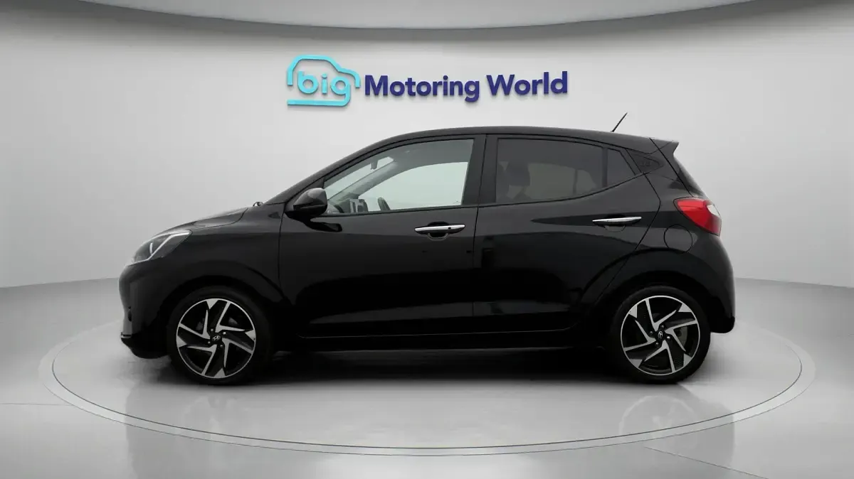 Used Hyundai i10 Premium 63 HP (46 kW) 2024 Black Hatchback
