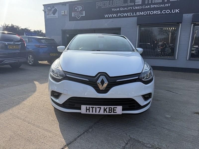 Used Renault Clio IV Dynamique 90 HP (66 kW) 2017 White Hatchback