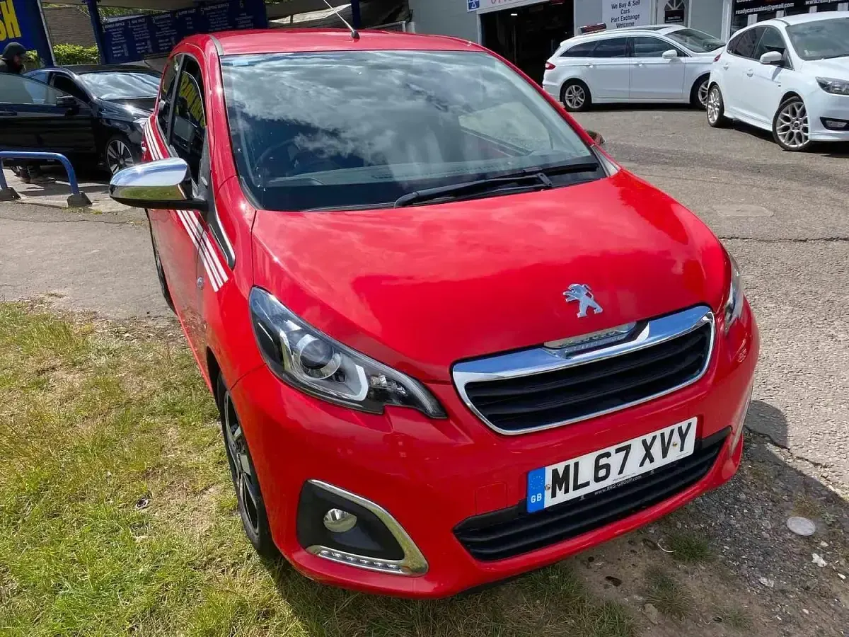 Used Peugeot 108 Collection 82 HP (60 kW) 2017 Red Hatchback