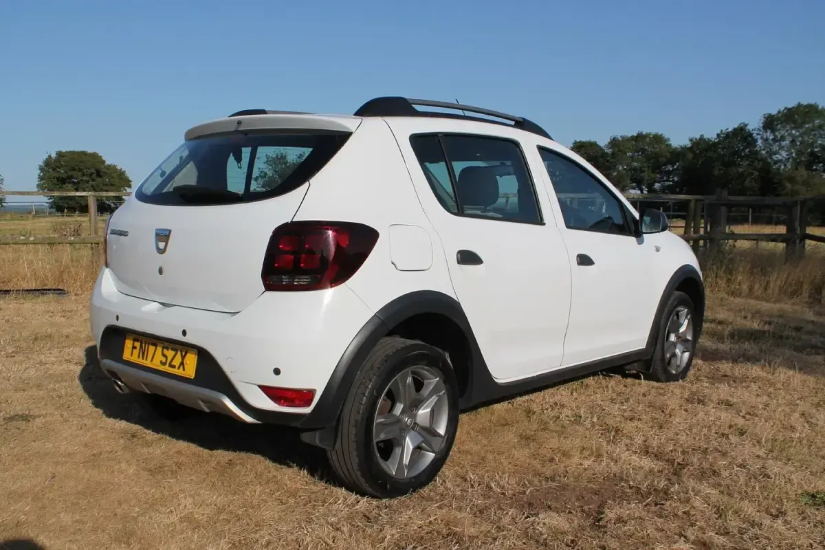 Used Dacia Sandero Lauréate 2017 White Hatchback