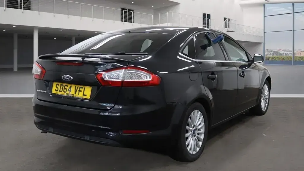 Used Ford Mondeo Business Edition 180 HP (132 kW) 2014 Black Hatchback