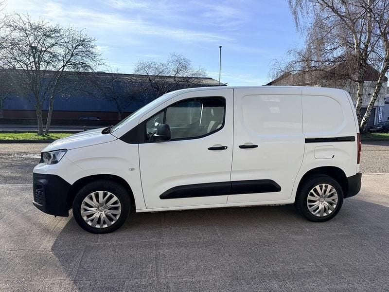 Used Peugeot Partner 2021 White MPV