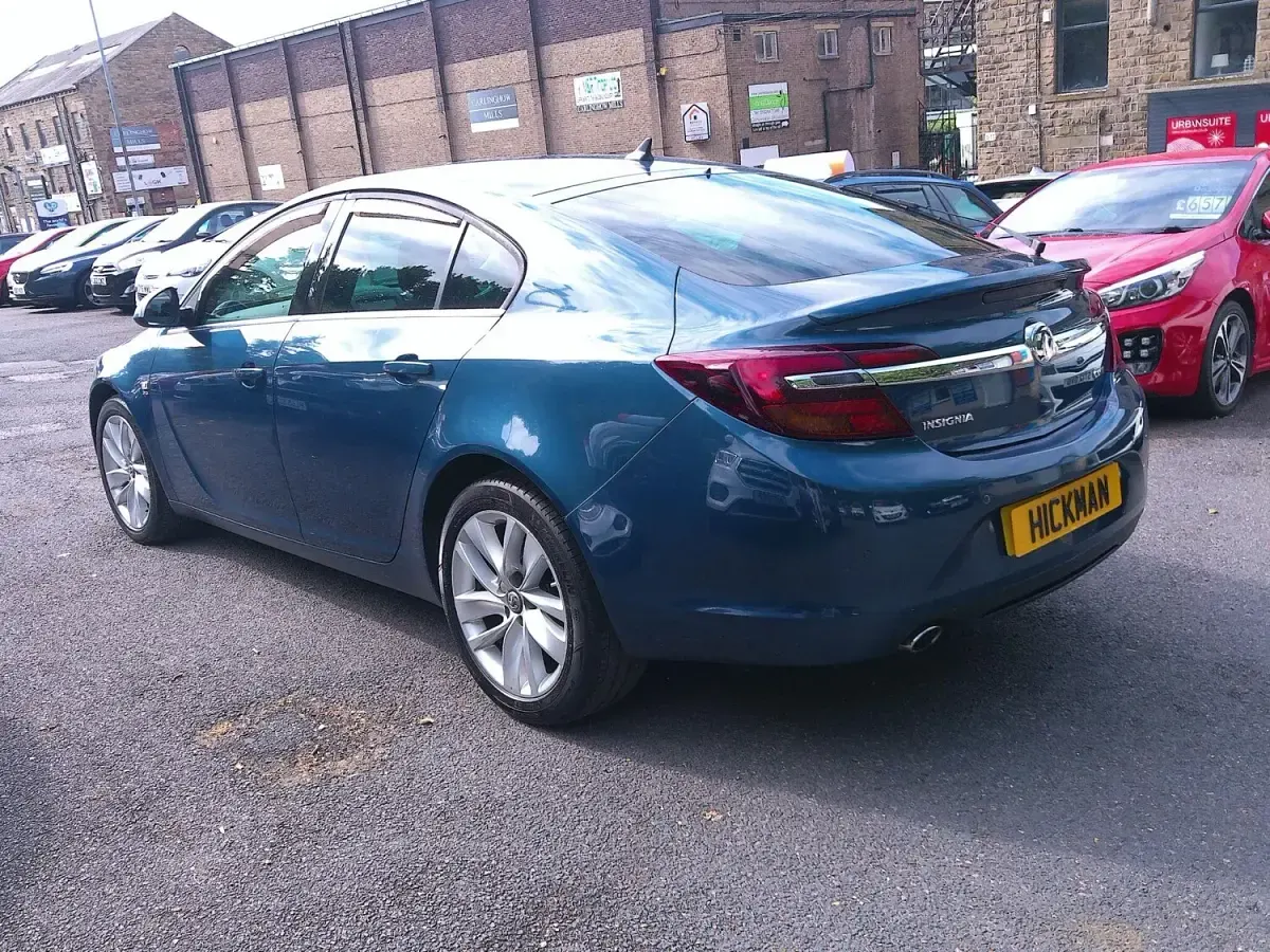 Used Vauxhall Insignia SRi 170 HP (125 kW) 2017 Blue Hatchback