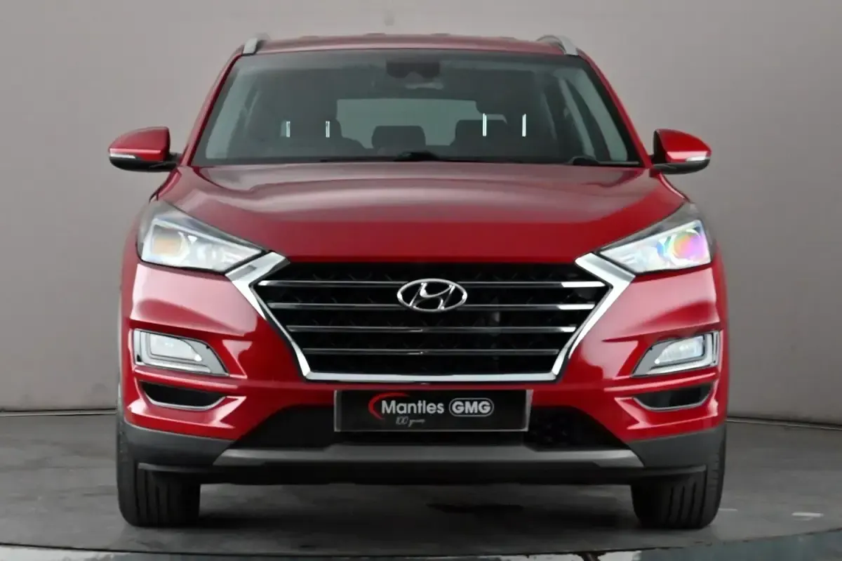 Used Hyundai Tucson SE 115 HP (84 kW) 2019 Red SUV