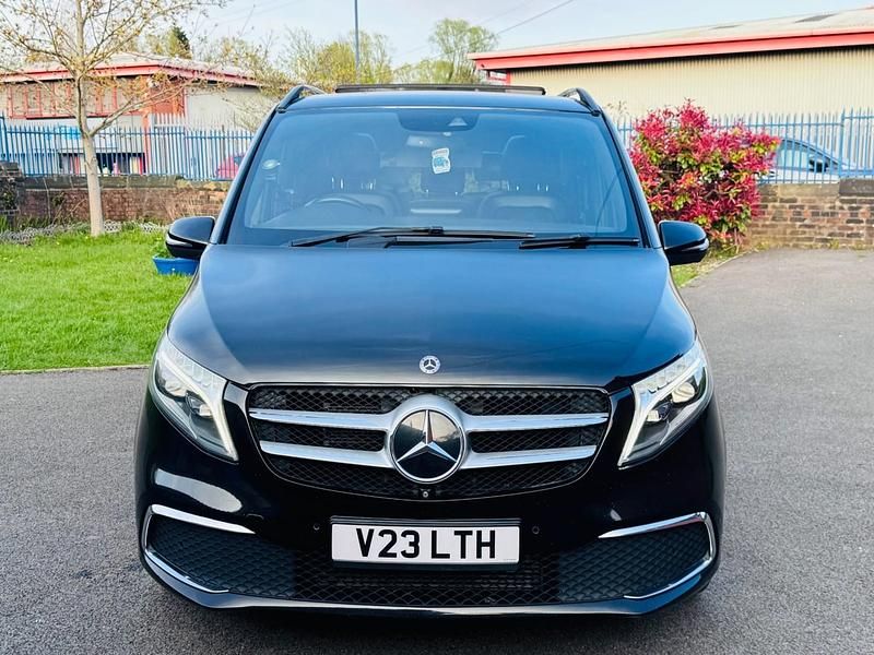 Used Mercedes V220 2017 Black MPV