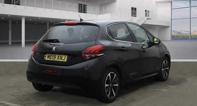 Used Peugeot 208 2019 Black Hatchback
