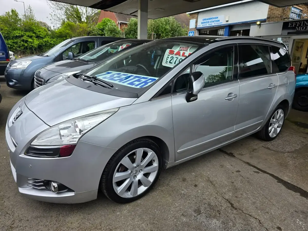 Used Peugeot 5008 Allure 112 HP (82 kW) 2012 Silver MPV