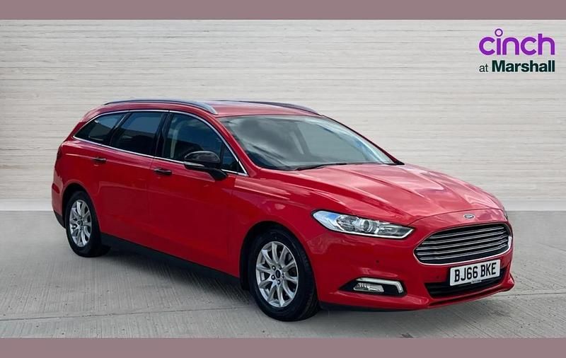 Used Ford Mondeo Zetec 120 HP (88 kW) 2016 Red Estate