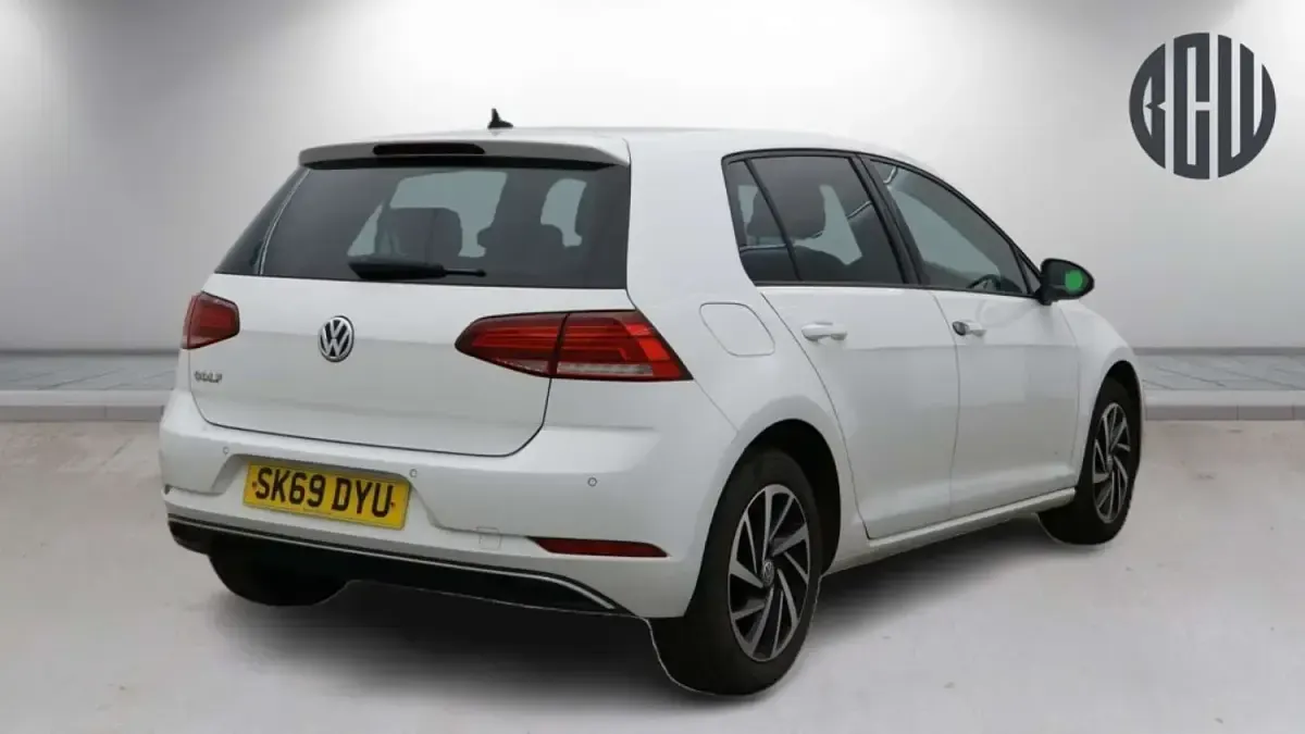 Used VW Golf VII Match 115 HP (84 kW) 2019 White Hatchback